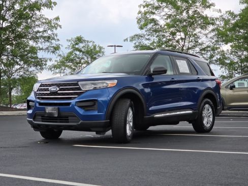 Used 2021 Ford Explorer XLT AWD/4WD image 16