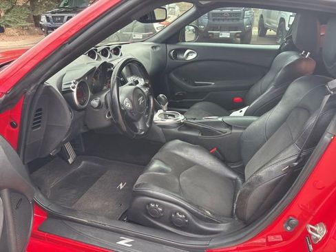 Used 2015 Nissan 370Z Touring image 17