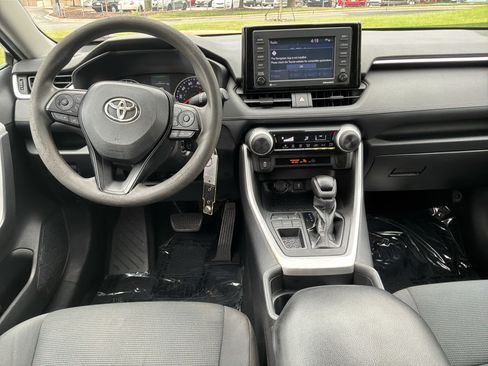 Used 2021 Toyota RAV4 LE FWD image 19