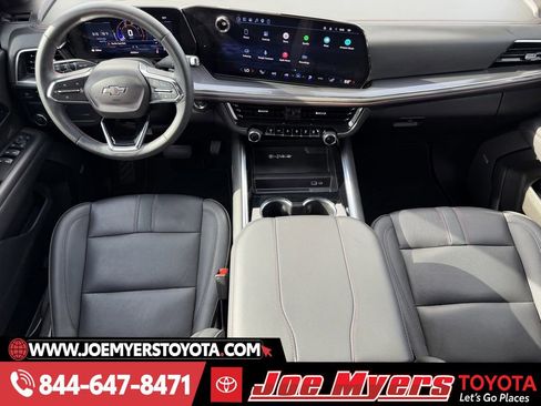 Used 2025 Chevrolet Suburban RST w/ Comfort Package image 13