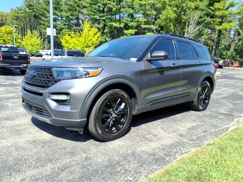 Used 2021 Ford Explorer XLT w/ Equipment Group 202A AWD/4WD image 5