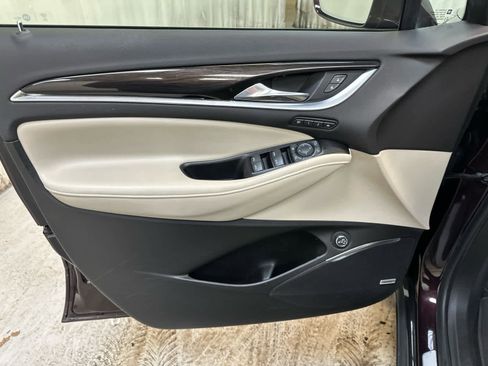 Used 2018 Buick Enclave Premium w/ Experience Buick Package image 9