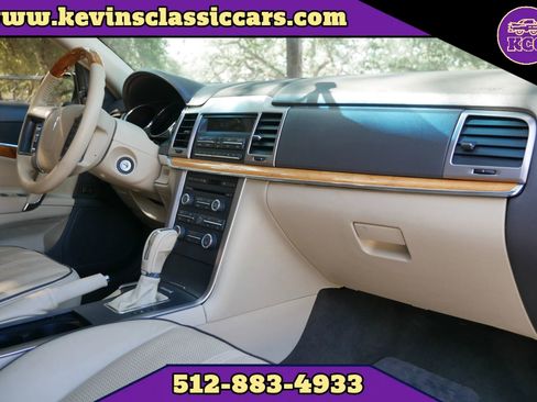 Used 2012 Lincoln MKZ image 17