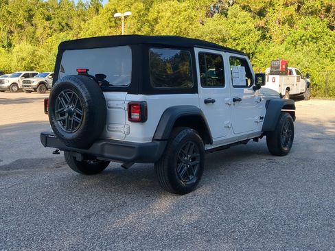 Used 2024 Jeep Wrangler Unlimited Sport AWD/4WD image 37