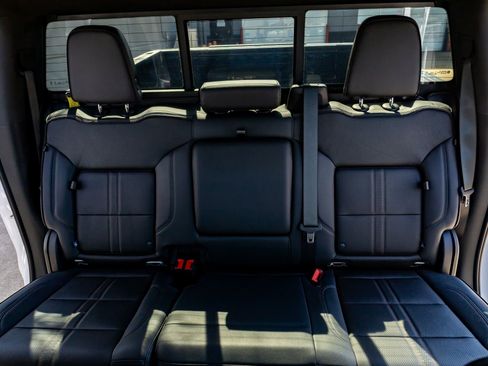 Used 2024 Chevrolet Silverado 1500 High Country w/ Technology Package image 34