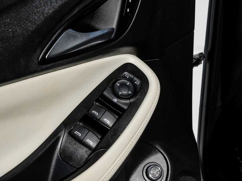 Used 2020 Buick Encore GX Select w/ Sport Touring Package image 40