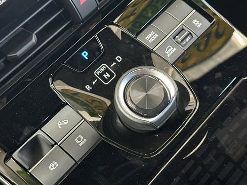 Used 2024 Subaru Solterra Premium image 22