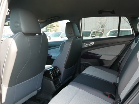 New 2025 Volkswagen ID.4 Pro image 4