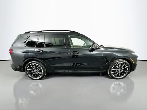 Used 2027 BMW X7 M60i AWD/4WD image 4