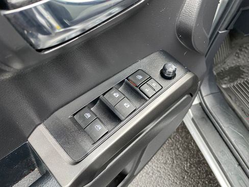 Certified 2022 Toyota Tacoma TRD Off-Road w/ Technology Package image 11