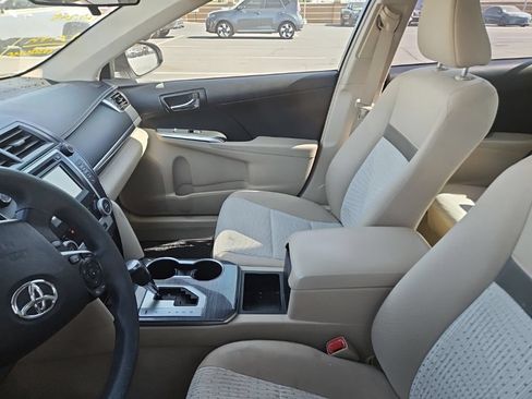 Used 2014 Toyota Camry LE FWD image 5