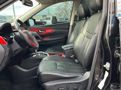 Used 2016 Nissan Rogue SL w/ SL Premium Package FWD image 32
