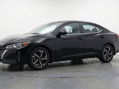 Used 2025 Nissan Sentra SV image 3