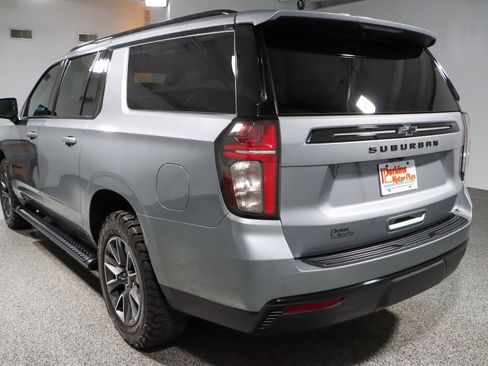 Used 2023 Chevrolet Suburban Z71 w/ Luxury Package image 9