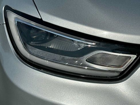 Used 2023 Chrysler Pacifica Touring-L FWD image 32