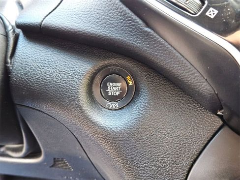 Used 2019 Jeep Cherokee Limited image 22