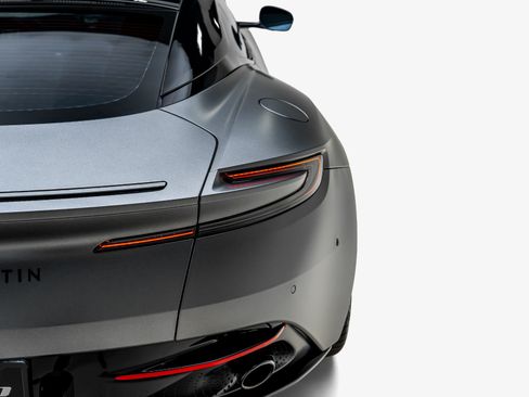 Used 2024 Aston Martin DB12 Coupe RWD image 25