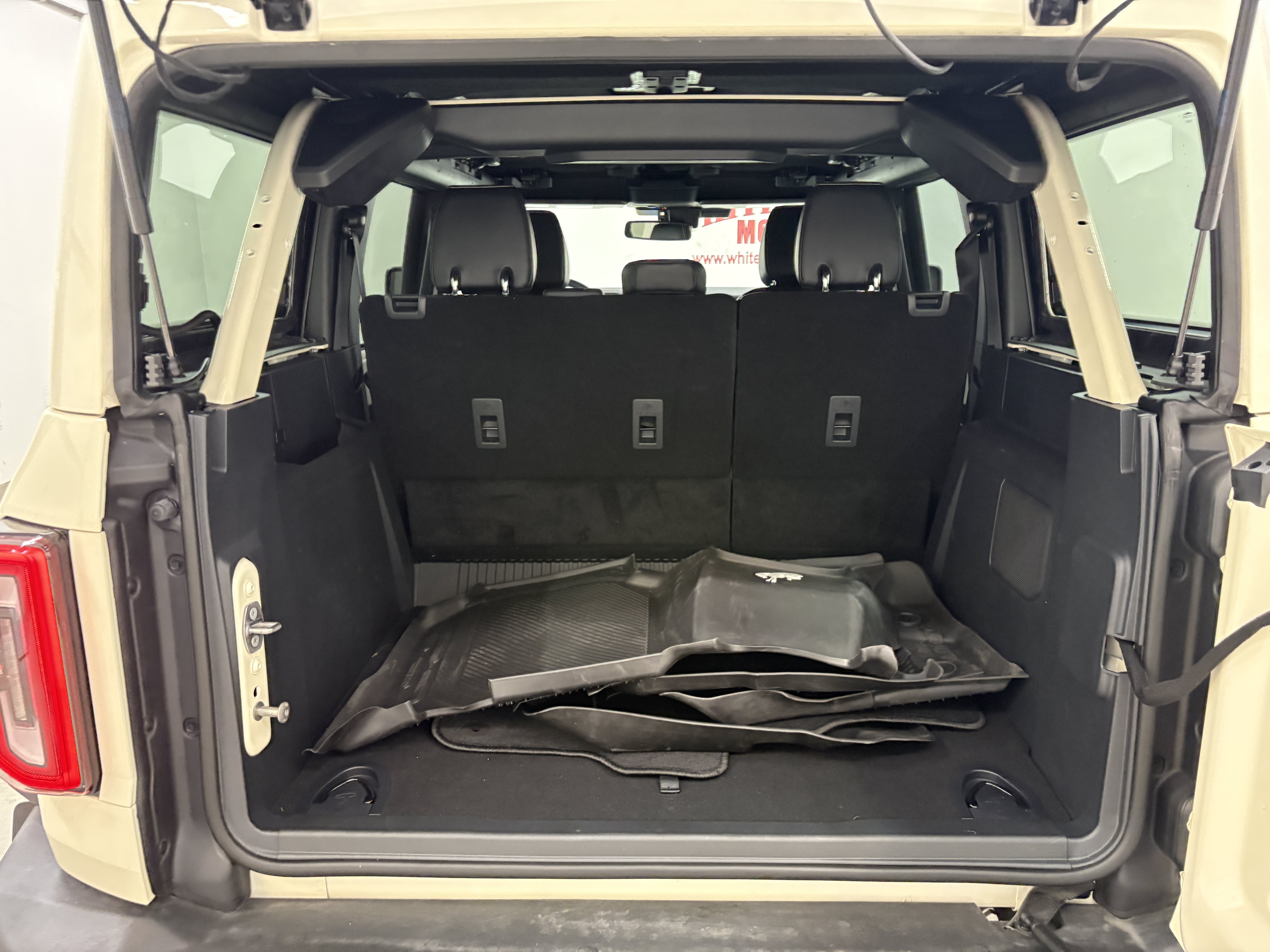Used 2026 Ford Bronco Outer Banks w/ Sasquatch Package AWD/4WD image 9