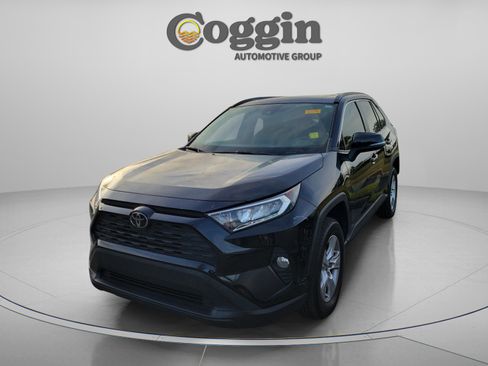 Used 2019 Toyota RAV4 XLE image 1