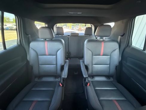 Used 2024 Chevrolet Traverse RS w/ LPO, Floor Liner Package FWD image 18