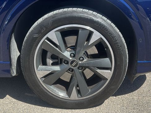 Used 2024 Audi Q4 e-tron Premium Plus w/ Premium Plus image 32