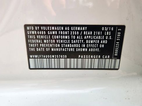 Used 2016 Volkswagen Golf R 4-Door AWD/4WD image 27