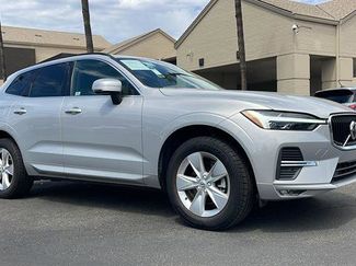 Used 2022 Volvo XC60 B5 Momentum image 1