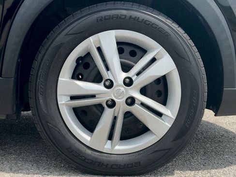 Used 2020 Nissan Kicks S FWD image 28