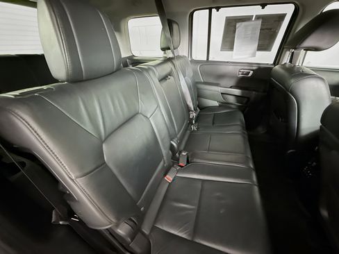 Used 2014 Honda Pilot Touring image 38