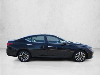 Used 2024 Nissan Altima 2.5 SV FWD video 4