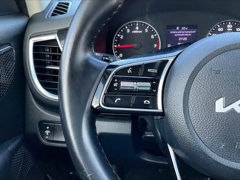 Certified 2022 Kia Seltos EX image 23