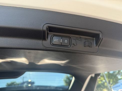 Used 2023 Ford Explorer XLT w/ Equipment Group 202A AWD/4WD image 13