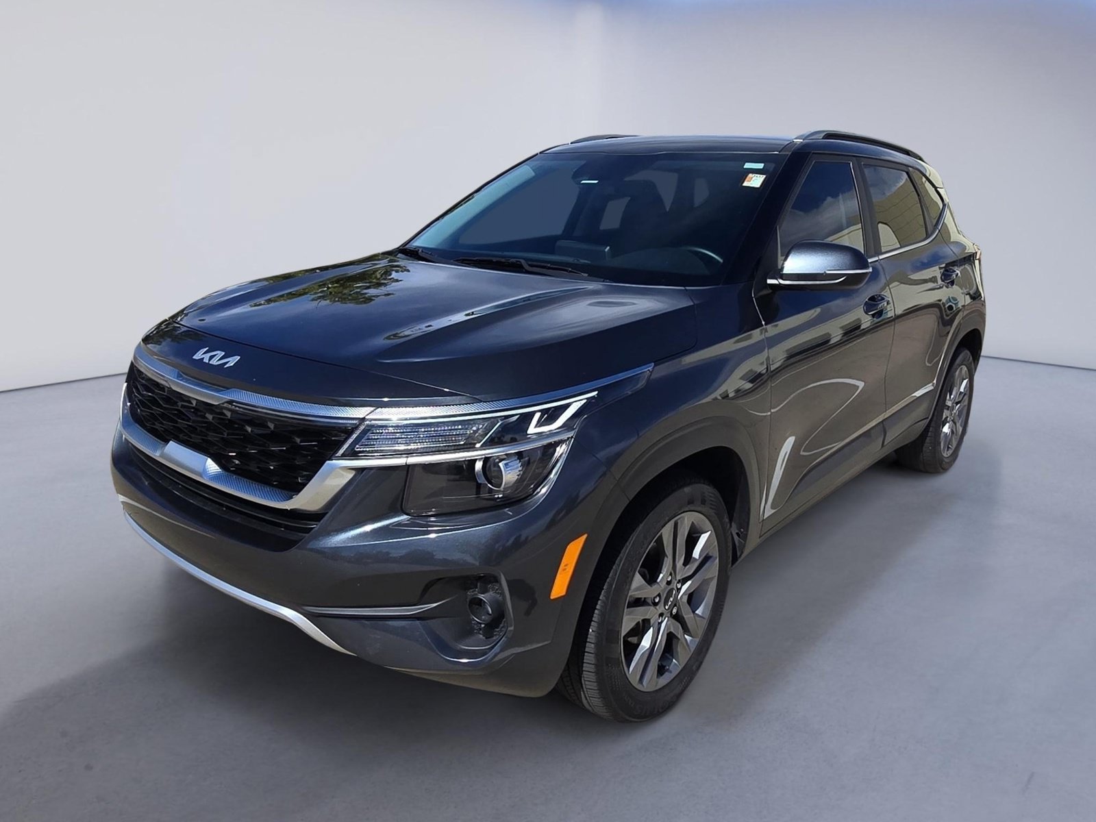 Used 2023 Kia Seltos S FWD image 1