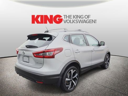 Used 2021 Nissan Rogue Sport SL AWD/4WD image 3