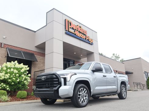 Used 2023 Toyota Tundra SR AWD/4WD image 34