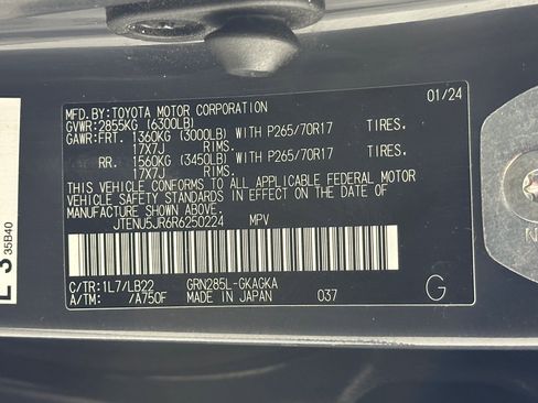 Used 2024 Toyota 4Runner SR5 Premium image 30