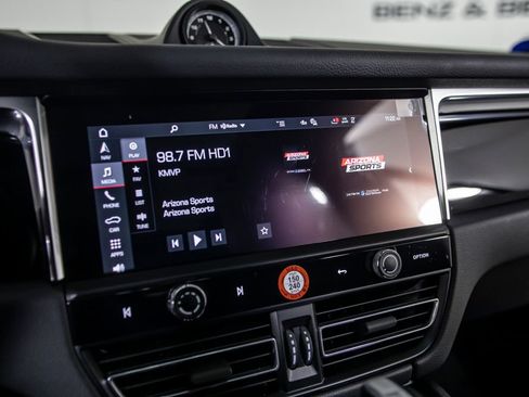 Used 2025 Porsche Macan Turbo AWD/4WD image 28
