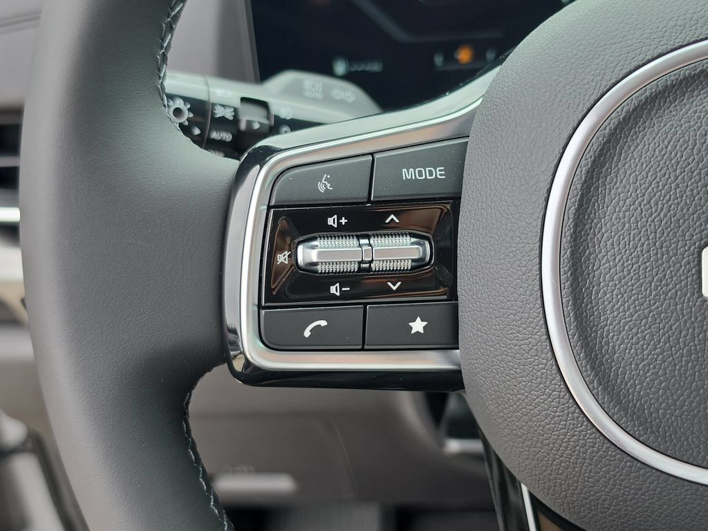 New 2026 Kia Carnival SX w/ SX Dark Edition Package FWD image 31