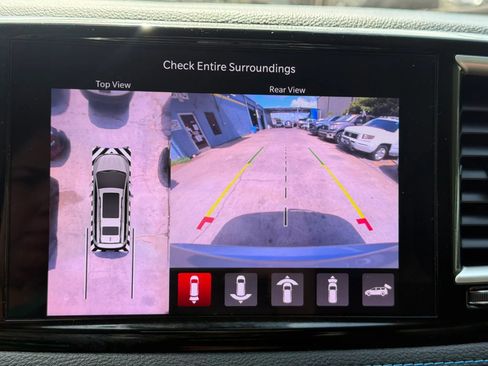 Used 2021 Chrysler Pacifica Touring-L w/ Premium & Safety Sphere Group FWD image 13