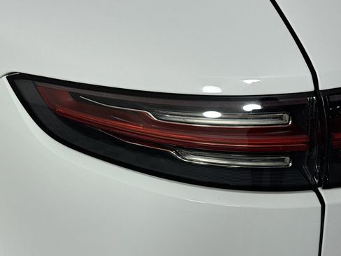 Used 2022 Porsche Cayenne image 34