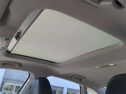 Used 2019 Volkswagen Jetta SE image 19