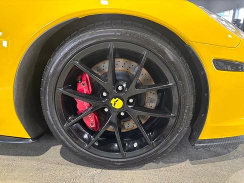 Used 2006 Chevrolet Corvette Z06 w/ Preferred Equipment Group RWD image 19
