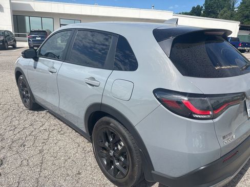 Used 2025 Honda HR-V Sport image 4