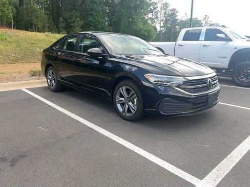 Used 2024 Volkswagen Jetta SE FWD image 7