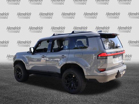Used 2024 Lexus GX 550 w/ Accessory Package (2T) AWD/4WD image 7