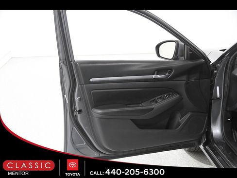 Used 2022 Nissan Altima 2.5 SV image 4