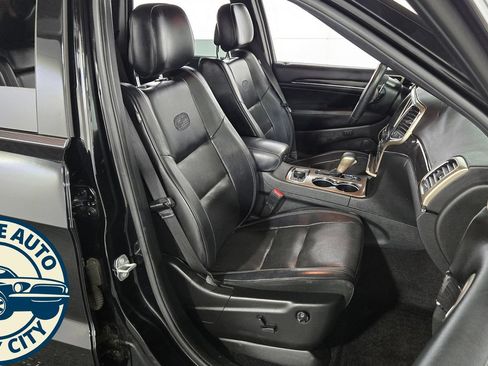 Used 2017 Jeep Grand Cherokee Overland AWD/4WD image 43