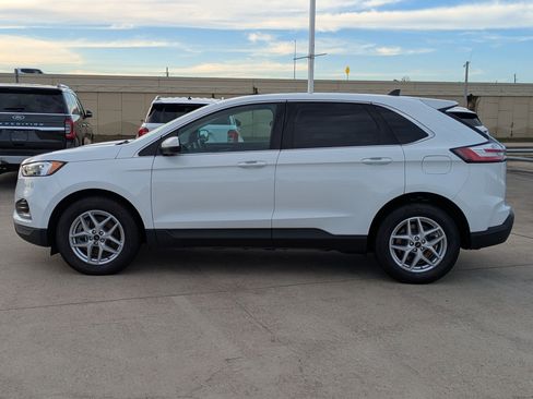 Used 2024 Ford Edge SEL image 7