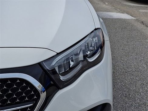 Used 2025 Mercedes-Benz E 450 4MATIC Sedan image 9