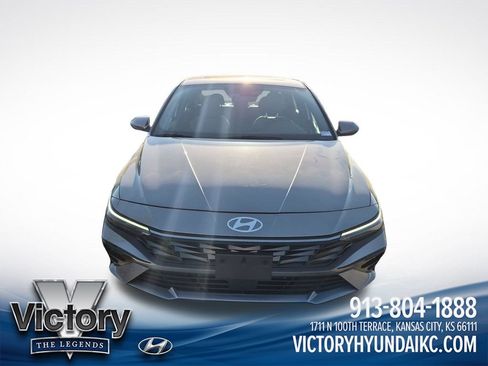 Used 2024 Hyundai Elantra Limited FWD image 8